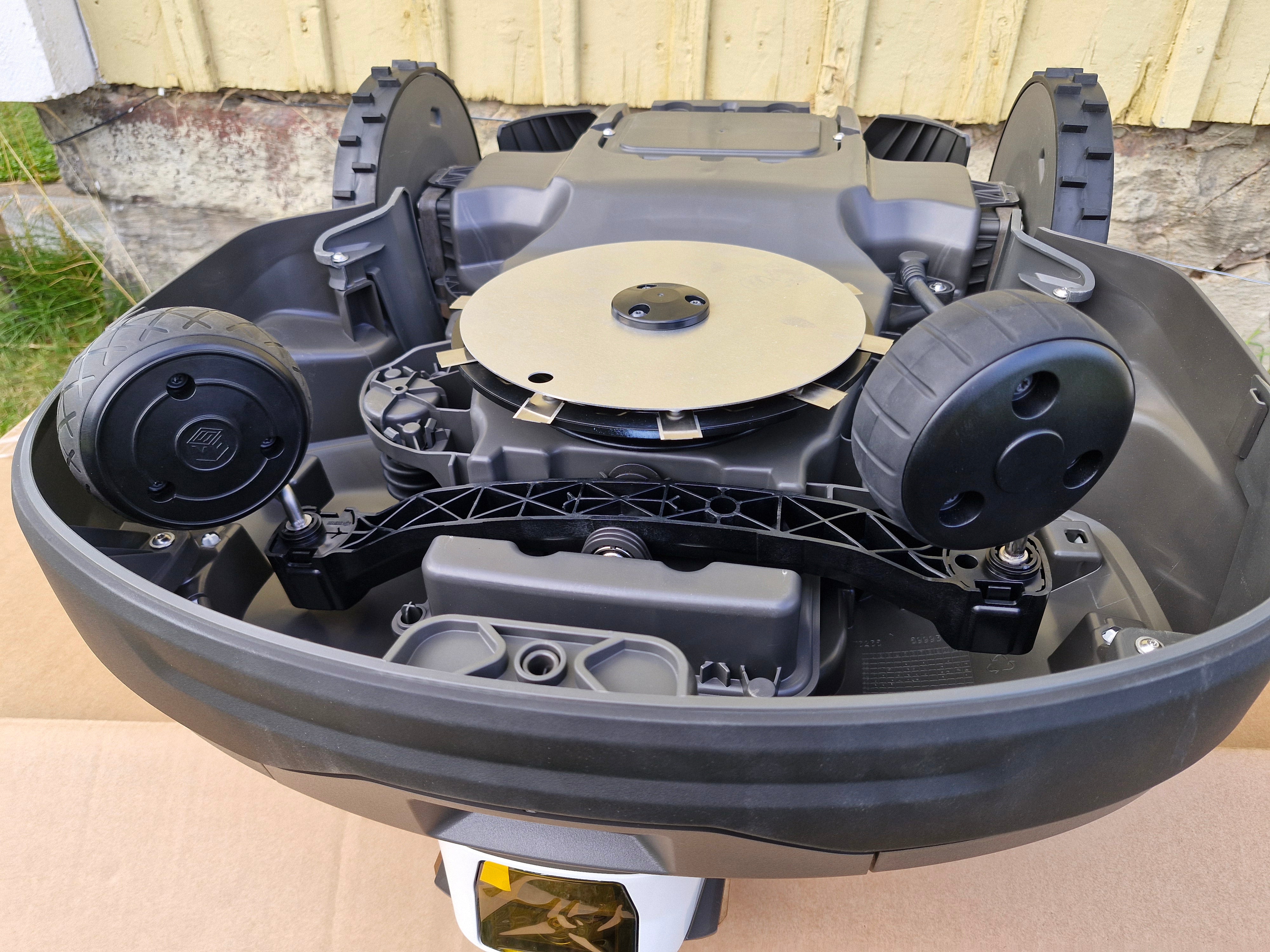 430V Nera with new front wheels and 5 and 10 blade cutting disc